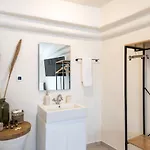 Apartment Stylish Maisonette In Little Venice - By Hospirit